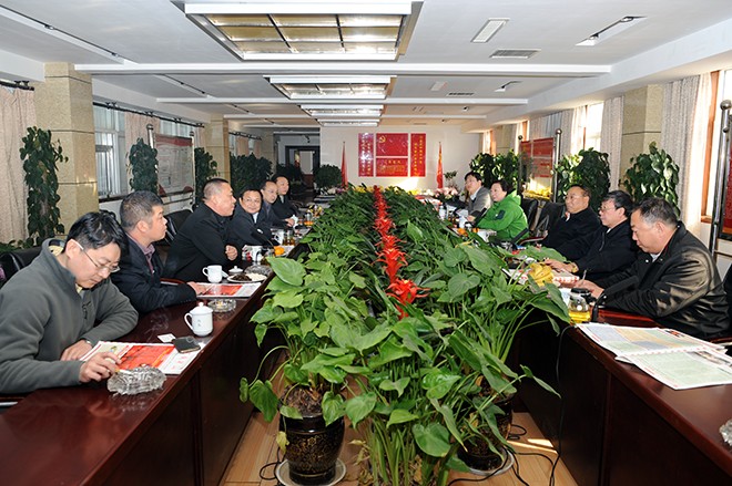中國重型機械工業(yè)協(xié)會(huì )領(lǐng)導蒞臨我公司考察指導